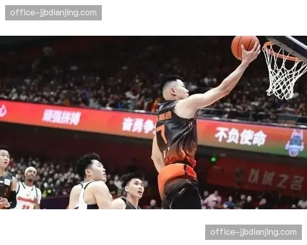 张皓嘉崔永熙客串四号位,广东小个阵容收奇效 张皓嘉崔永熙客串四号位,广东小个阵容收奇效